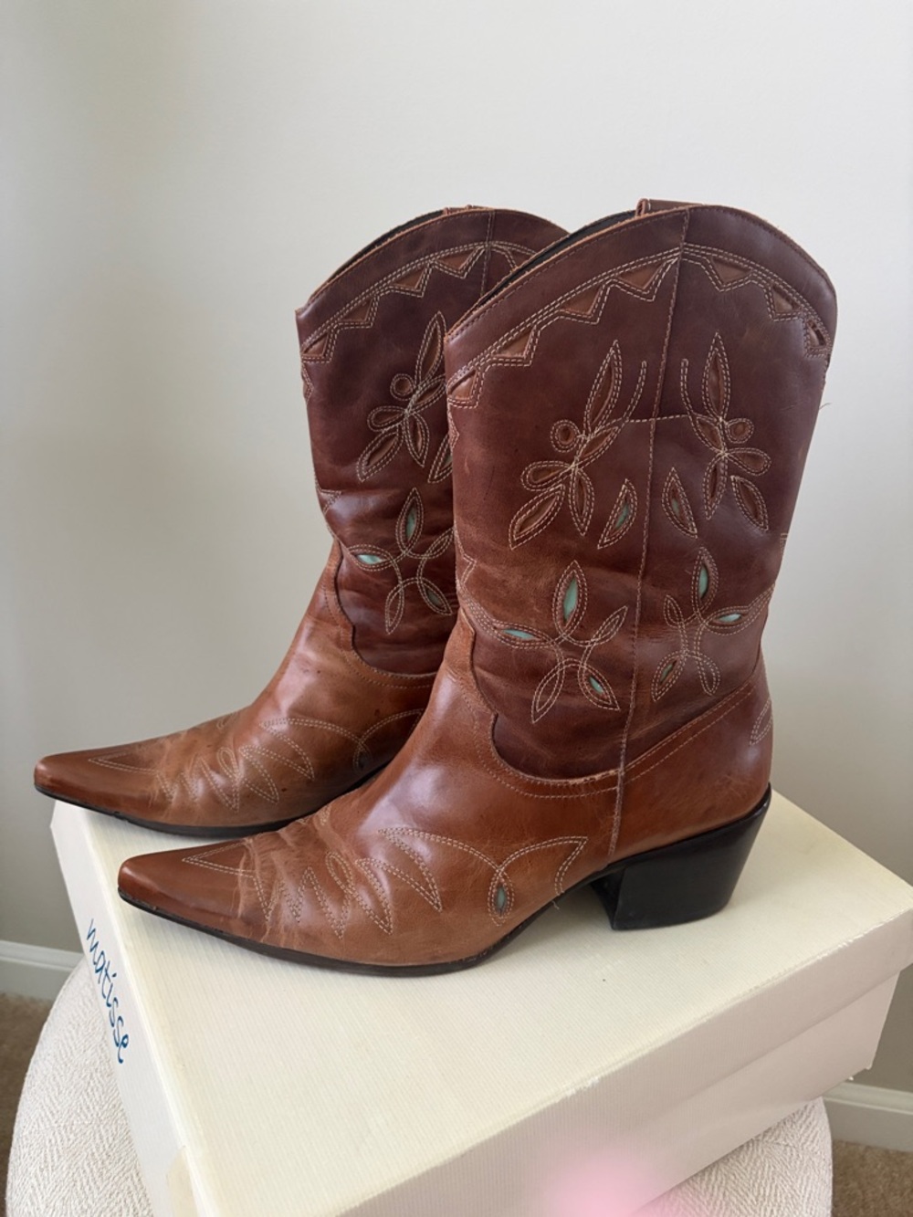 Matisse Brown Leather Pointed-Toe Western Boots - Picture 3 of 10